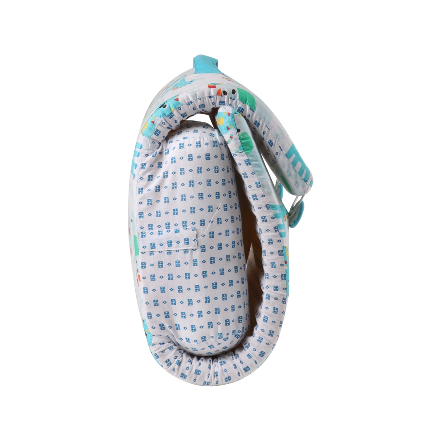 Baby portable bed or Baby Bed in a bag # Giraffe with pillow